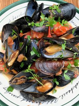 Mussels in tomato sauce
